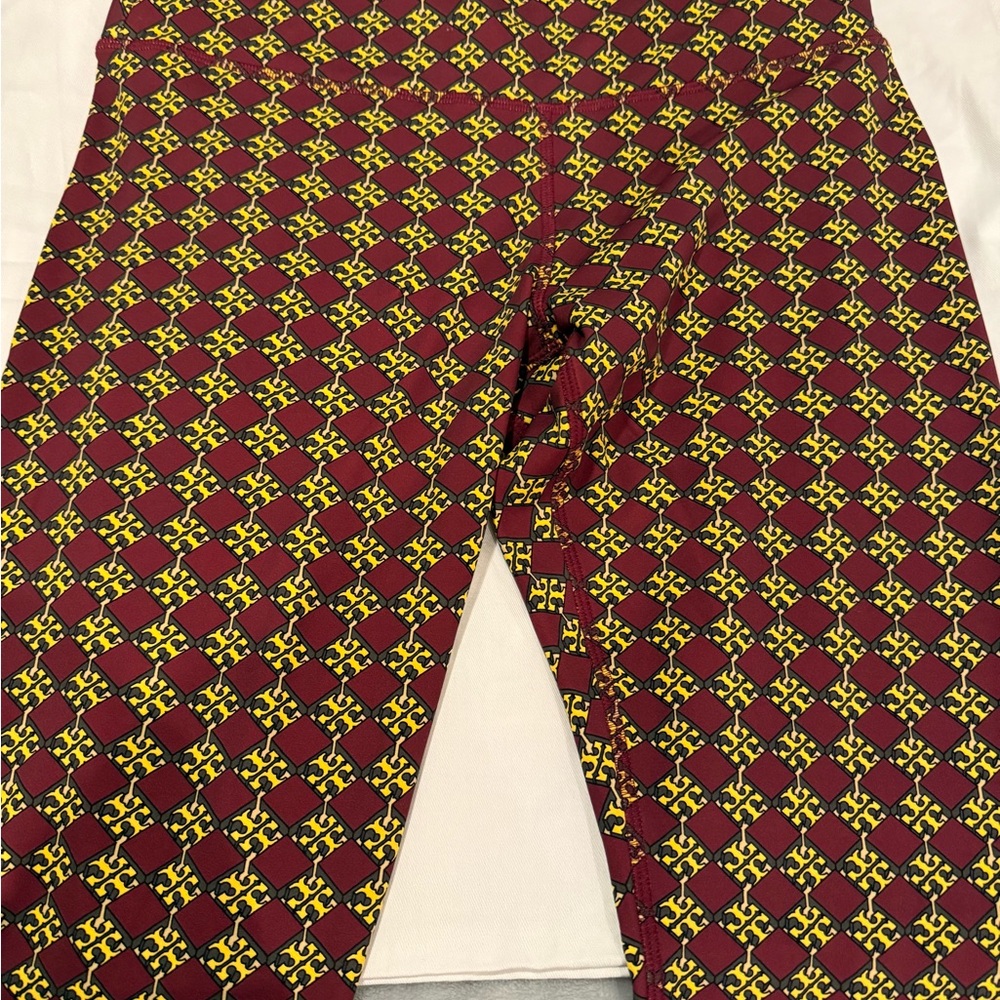 Geometric Patterned Leggings large with inside pocket.